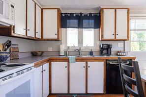 Frigorífic, microones, forn i placa de cuina