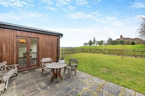 Outdoor dining - 3 Bed in Playden (oc-o30645) (Playden)