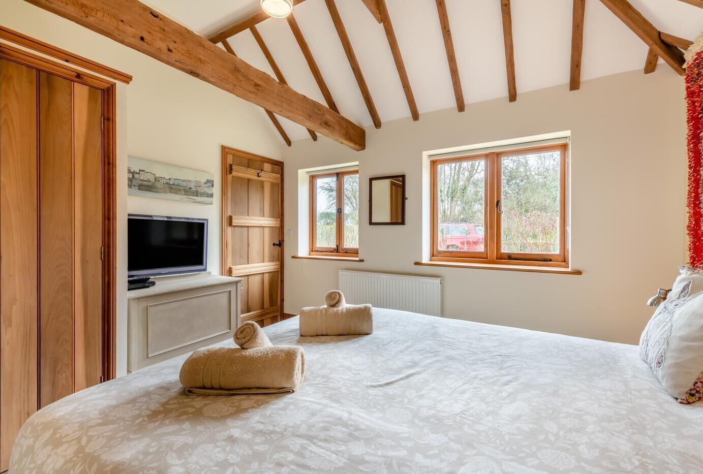 Iron/ironing board, free WiFi, bed sheets