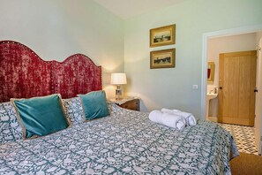Iron/ironing board, free WiFi, bed sheets - 3 Bed in Wymondham (oc-t30596) (Wymondham)