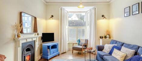 Télévision, cheminée