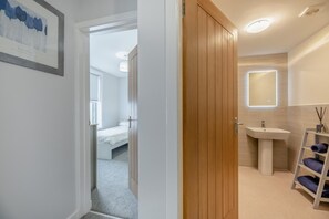 Strykejern/-brett, wi-fi (inkludert) og sengetøy