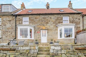 Exterior - 3 Bed in Danby (oc-r30587) (Danby)