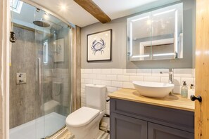 Towels - 3 Bed in Danby (oc-r30587) (Danby)