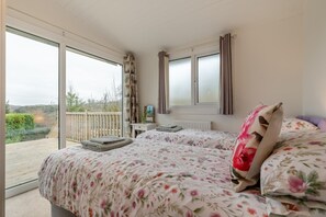 2 bedrooms, iron/ironing board, free WiFi, bed sheets - 2 Bed in Mawgan (oc-c30671) (Mawgan)