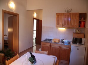 Fridge, microwave, stovetop, cookware/dishes/utensils - Apartments Gabi - 2Bedroom/Balcony/GardenView (B2) (Srima)