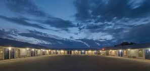 Vista frontal de la propiedad