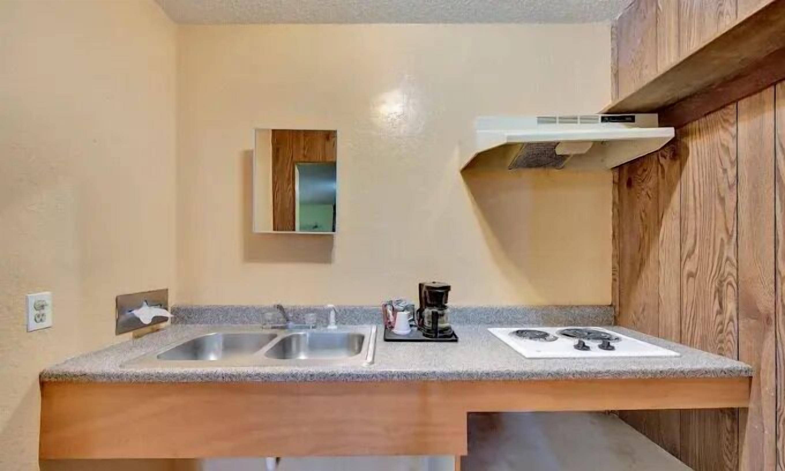 小冰箱、微波爐