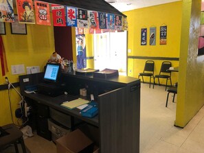 朝食、ディナー、ブランチに営業 (アメリカ料理)