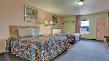 Skrivebord, wi-fi (inkludert) og sengetøy