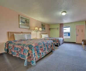 デスク、WiFi (無料)、ベッドシーツ