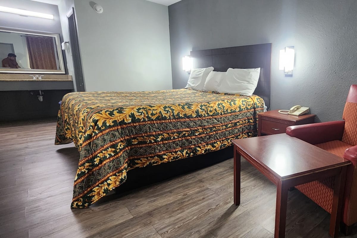 Camas supletorias gratuitas, wifi gratis, ropa de cama