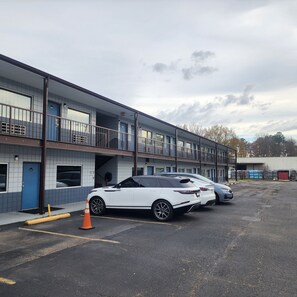 Ókeypis bílastæði með sjálfsafgreiðslu