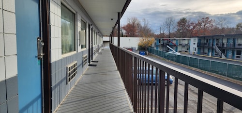 Eagle Inn by Hotel O Richmond  Midlothian Turnpike