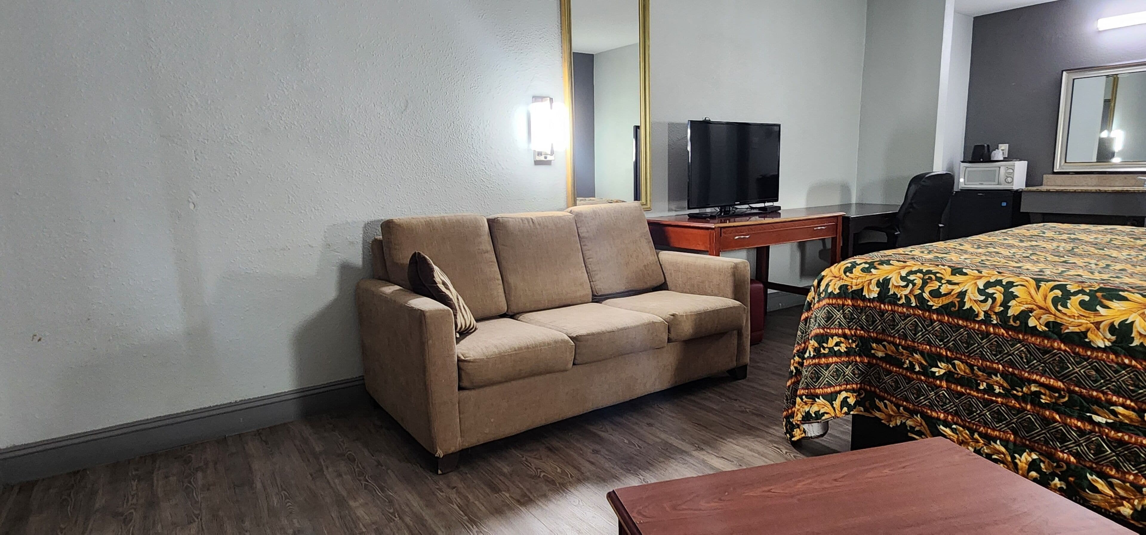 Free rollaway beds, free WiFi, bed sheets