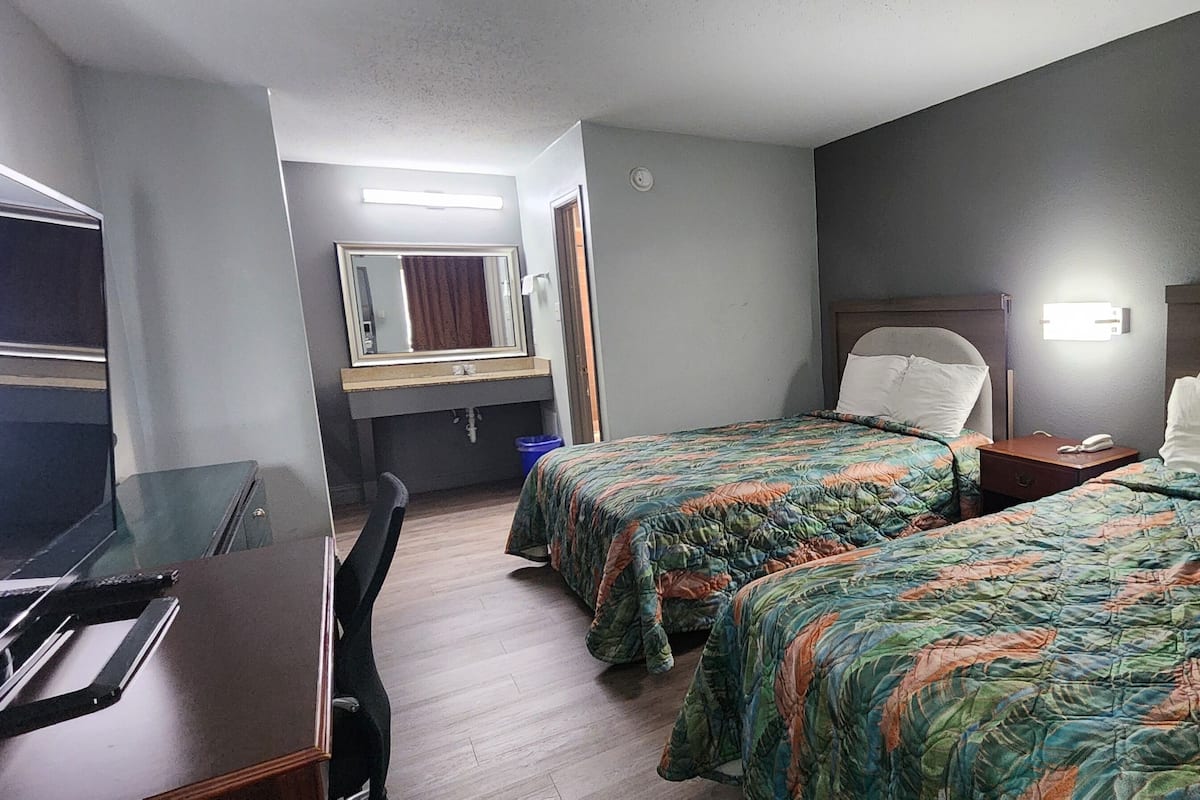 Camas supletorias gratuitas, wifi gratis, ropa de cama