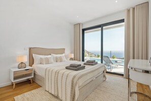 3 habitaciones, escritorio, tabla de planchar con plancha y wifi gratis 