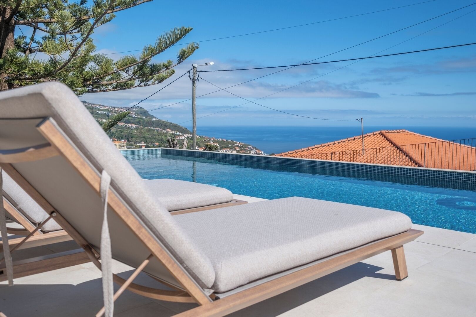 حمّام سباحة مُدفَّأ