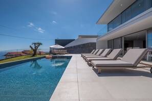 Pool - Villa Rada, by Pausa Holiday Rentals (Estreito da Calheta)