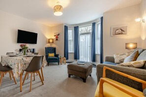 TV - 2 Bed in Swanage (oc-w30658) (Swanage)