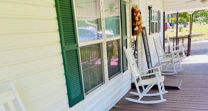 Quiet Country Cottage – Near Caney Lake in Jonesboro