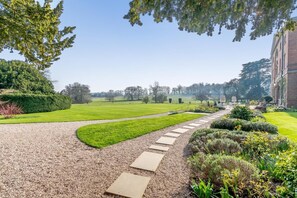 Property grounds - 2 Bed in Southwell (oc-s30604) (Southwell)