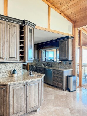 Fridge, microwave, oven, stovetop - Sweet Water Cabin – Peaceful Lake View Cabin with Hot Tub (Garden City)