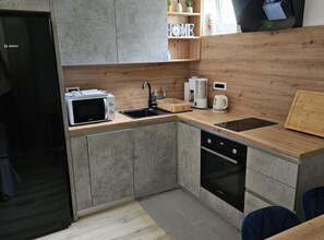 Fridge, microwave, oven, dishwasher - Apartments Smiljana Podaca - One bedroom apartment with sea view 1 (Podaca)