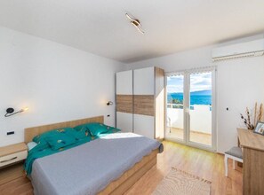 Iron/ironing board, Internet, bed sheets - Apartments Smiljana Podaca - One bedroom apartment with sea view 1 (Podaca)