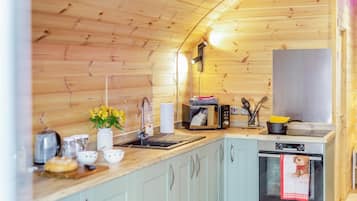 Microwave, oven, cookware/dishes/utensils