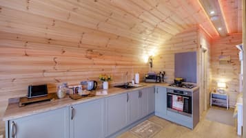 Microwave, oven, cookware/dishes/utensils