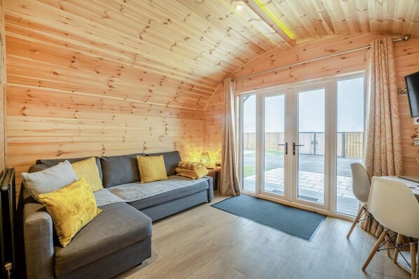 TV - 1 Bed in East Cowton (oc-h30481) (East Cowton)