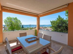 Outdoor dining - Villa Lara With Pool And Sea View - Four Bedroom Villa With Pool And Sea View (Sveti Filip i Jakov)