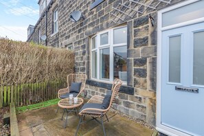 Terrace/patio - 3 Bed in Ilkley (oc-i30726) (Ilkley)