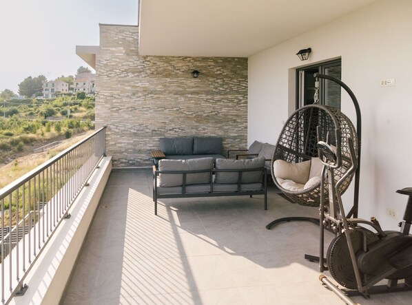 Terrace/patio - Comfort Apartment Luna - Two Bedroom Apartment With Terrace (Gornji Kucan)