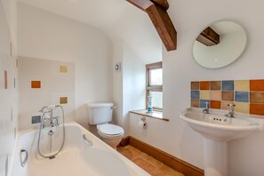 Towels - 4 Bed in St. Endellion (oc-t30725) (Trelights)