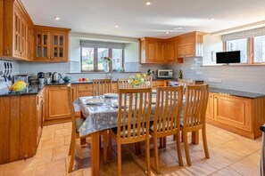 Dining - 4 Bed in St. Endellion (oc-t30725) (Trelights)