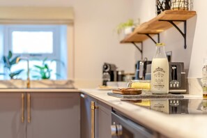 Microwave, oven, dishwasher, high chair - 3 Bed in Caldbeck (oc-h30704) (Caldbeck)