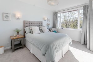 Iron/ironing board, travel cot, free WiFi, bed sheets - 3 Bed in Sidmouth (oc-m30720) (Newton Poppleford)