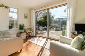 TV - 3 Bed in Sidmouth (oc-m30720) (Newton Poppleford)