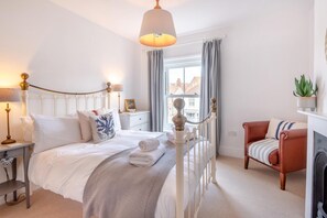 4 bedrooms, iron/ironing board, travel cot, free WiFi - 4 Bed in Sheringham (oc-s30767) (Sheringham)