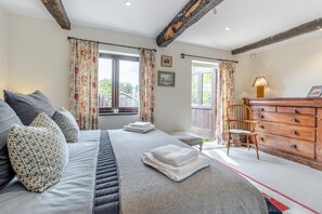 Free WiFi, bed sheets - 3 Bed in Tong (oc-t30724) (Tong)