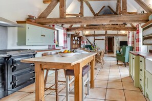 Dining - 3 Bed in Tong (oc-t30724) (Tong)