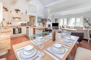 Interior - 3 Bed in Portscatho (oc-d30746) (Portscatho)