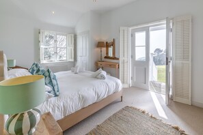 Iron/ironing board, travel cot, free WiFi, bed sheets - 3 Bed in Portscatho (oc-d30746) (Portscatho)