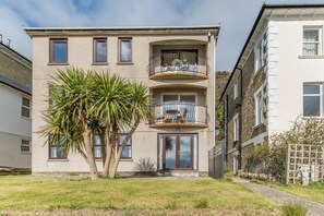 Exterior - 2 Bed in Ventnor (oc-l30647) (Ventnor)