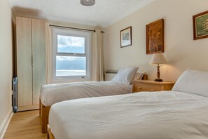 Iron/ironing board, travel cot, free WiFi, bed sheets - 2 Bed in Ventnor (oc-l30647) (Ventnor)