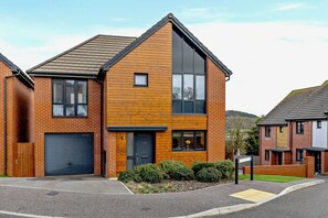 Exterior - 4 Bed in Seaton (oc-a89856) (Seaton)