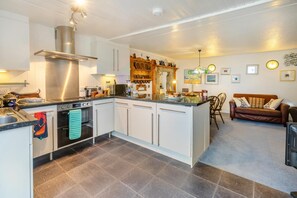 Microwave, oven, dishwasher, high chair - 2 Bed in St. Ives (oc-c30702) (Saint Ive)