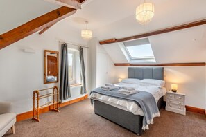 5 bedrooms, iron/ironing board, free WiFi, bed sheets - 5 Bed in East Allington (oc-m30714) (East Allington)